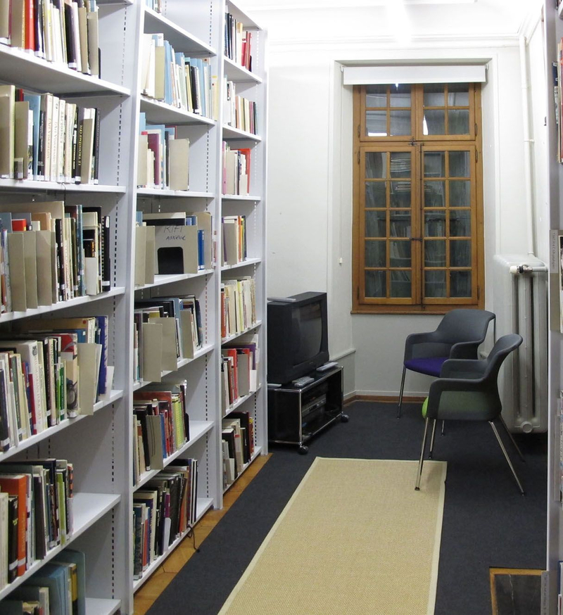 A true international archival center